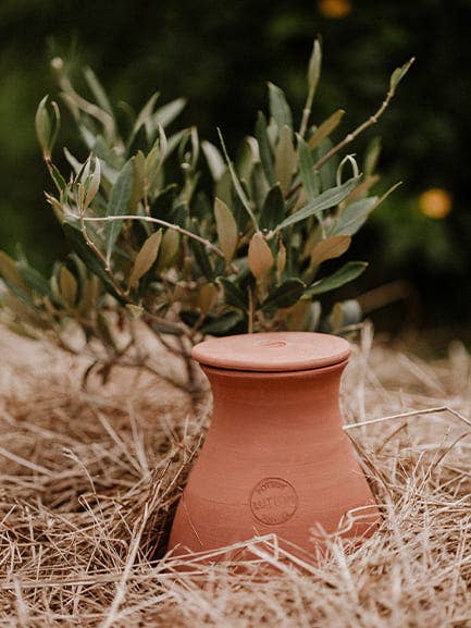 Bæredygtig vanding til haven – håndlavet terrakottakrukke i flere størrelser - Snedkerværktøj
