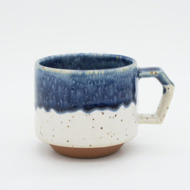 Chips StackMug – White / Navy Drop (Japansk keramik)