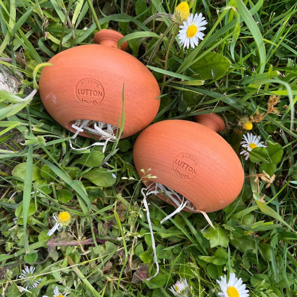 Insekthus i terracotta - Naturlig hjælp mod bladlus - Snedkerværktøj