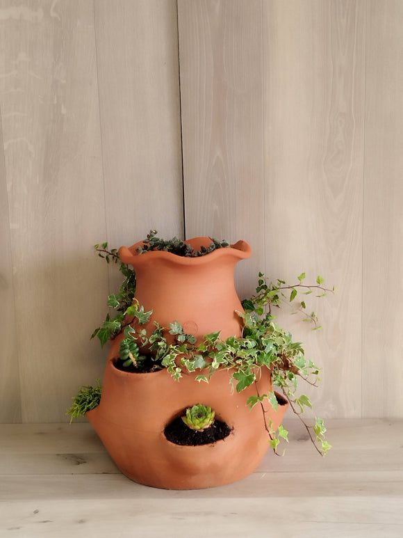 Kreativ jordbærkrukke i håndlavet terrakotta – størrelse M - Snedkerværktøj