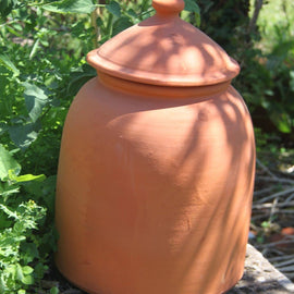 Rabarberklokke i håndlavet terrakotta – smagfuld dyrkning og smuk have - Snedkerværktøj